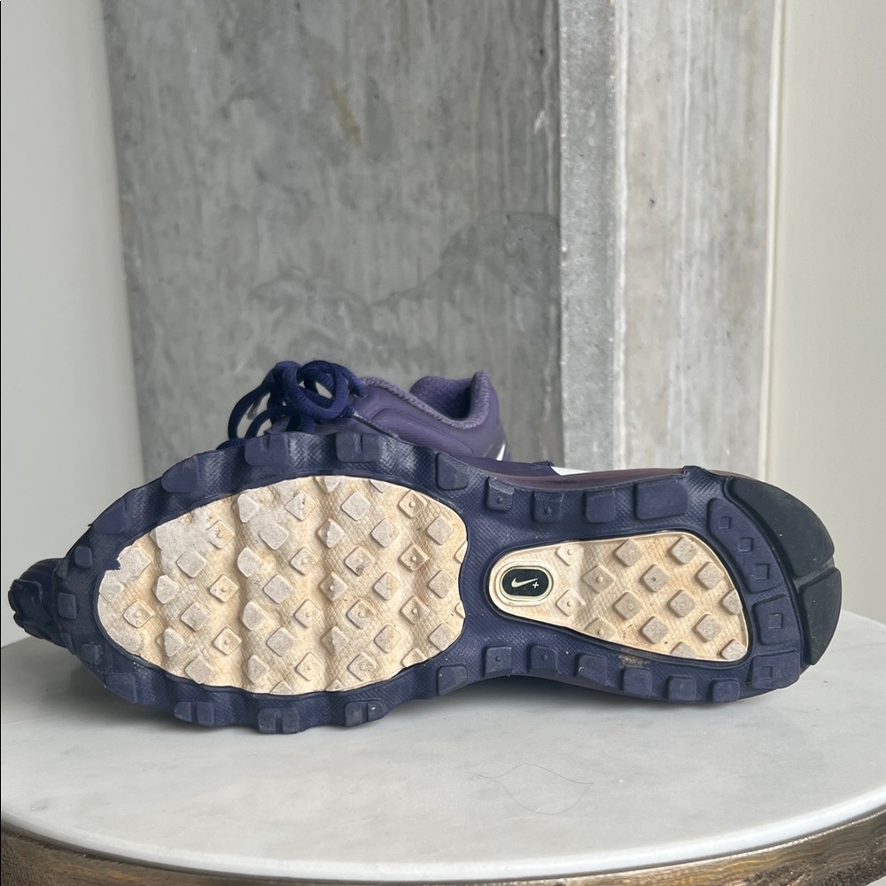 Nike Purple and White Women's Sneakers - Picture 5 of 11